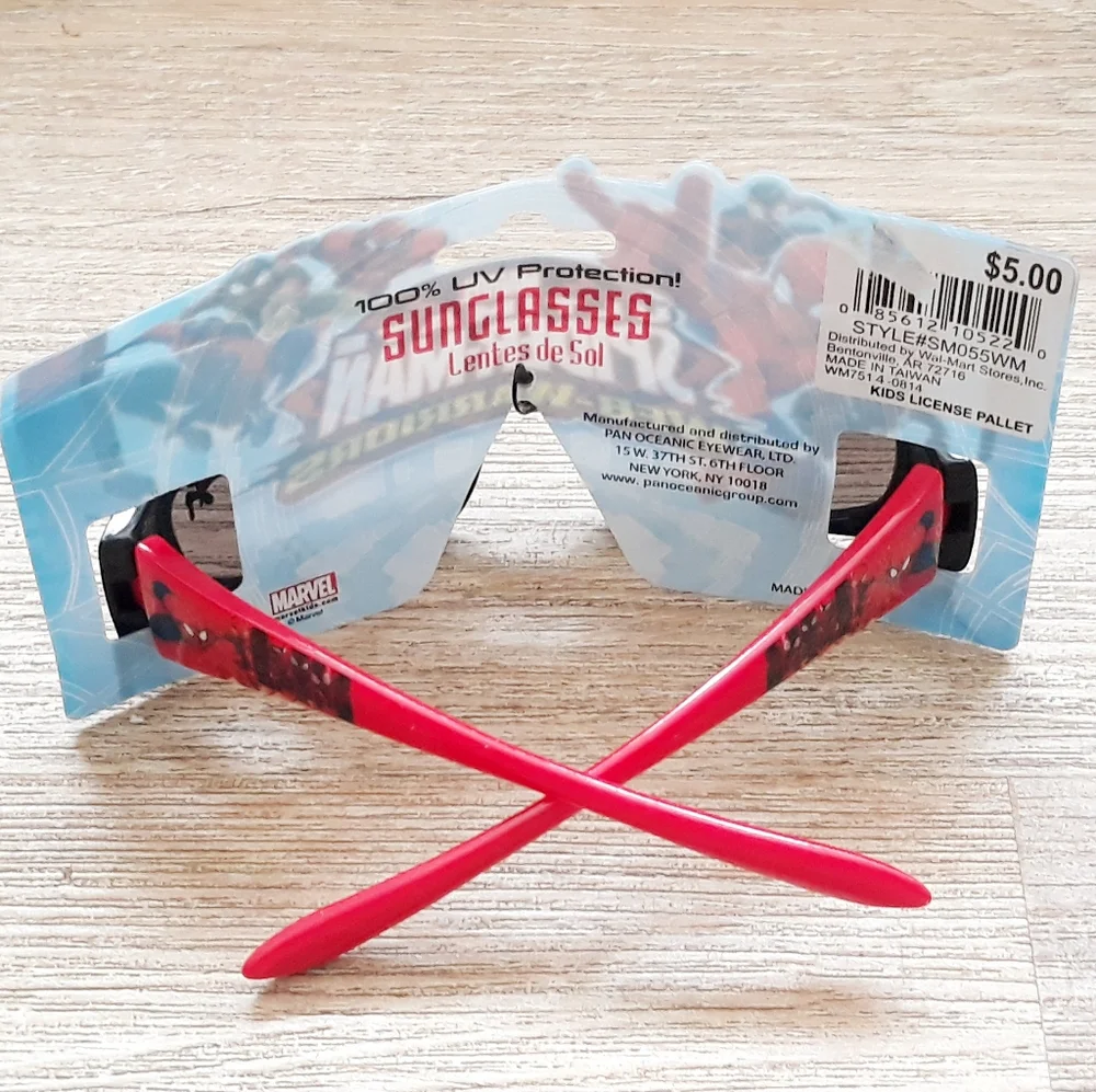 Marvel Ultimate Spider-Man Web Warrior Kids Sunglasses + Red Fidget Spinner